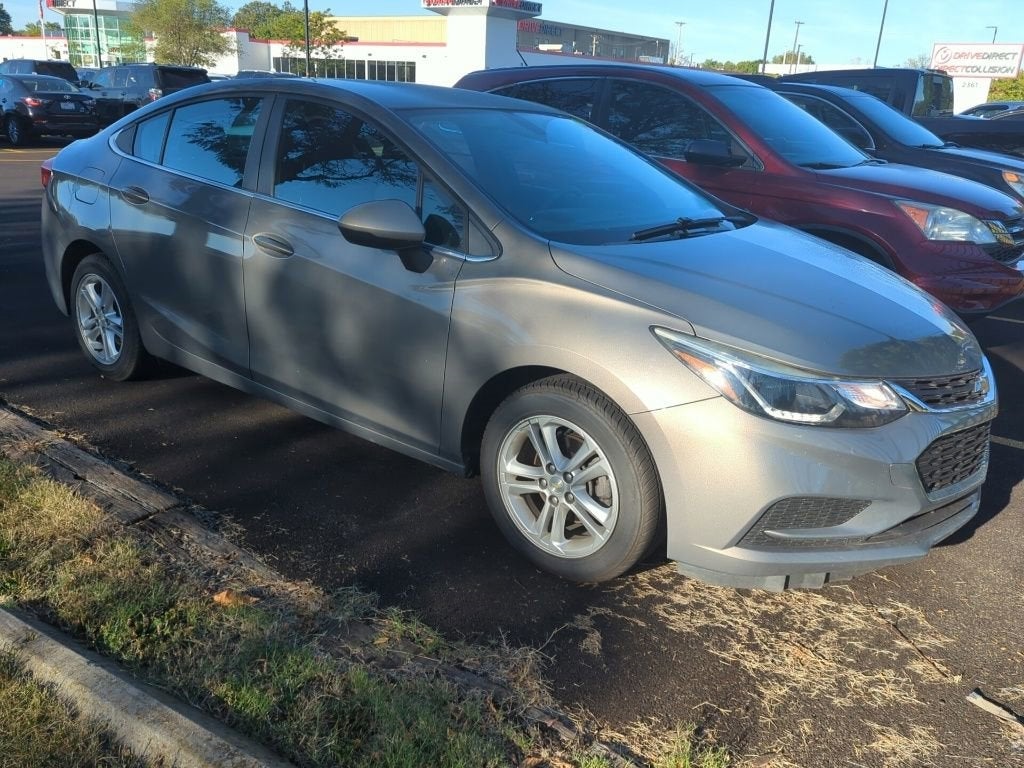 2018 Chevrolet Cruze — interior view