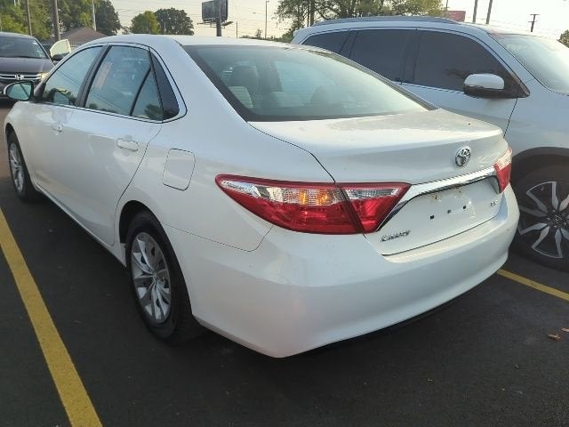 2015 Toyota Camry — detail view