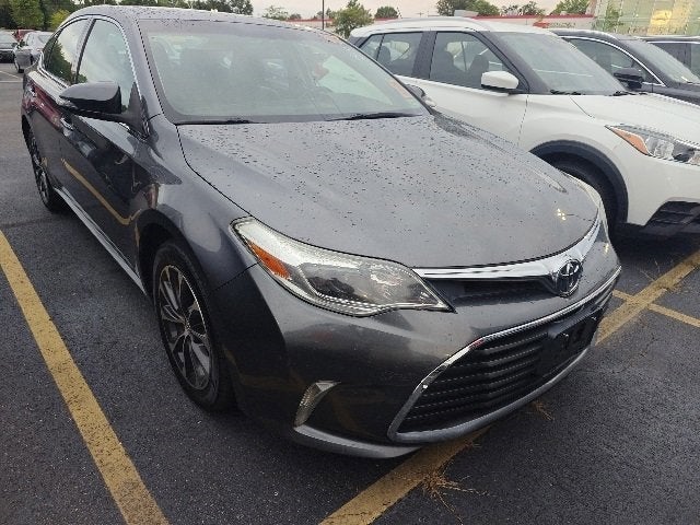 2016 Toyota Avalon — rear three-quarter view