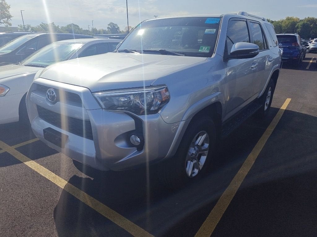 2016 Toyota 4Runner — detail view