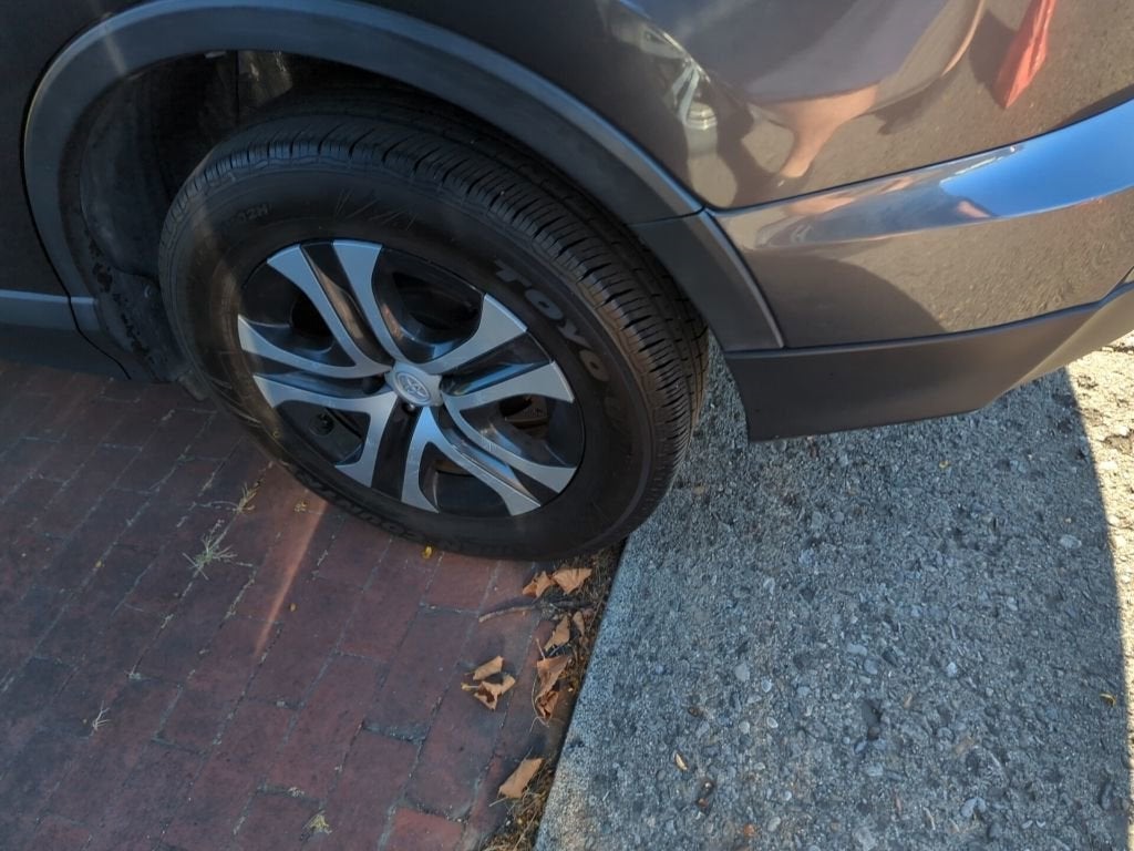 2017 Toyota RAV4 — detail view