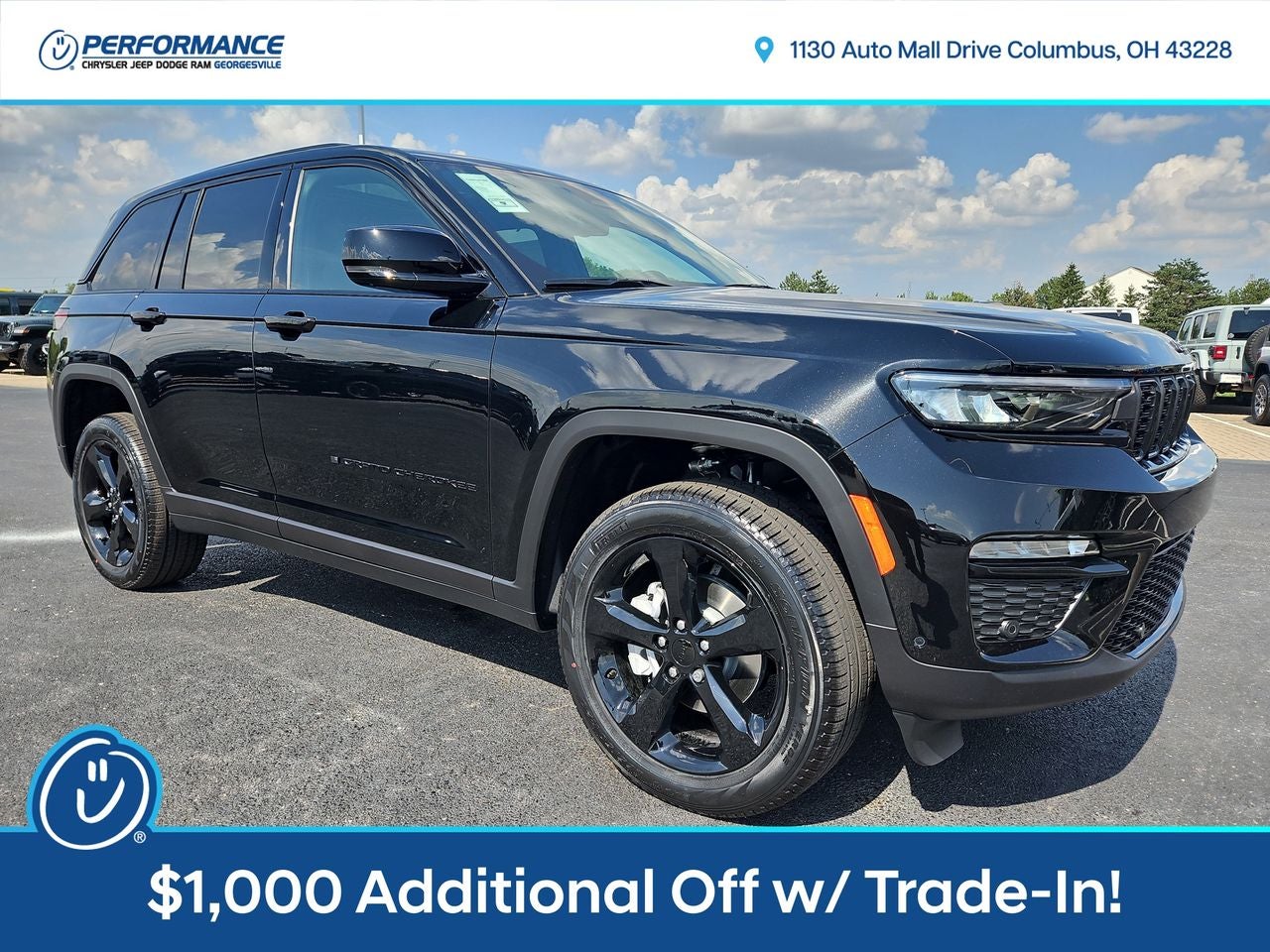 2025 Jeep Grand Cherokee GRAND CHEROKEE LIMITED 4X4 in Diamond Black Crystal Pearl-Coat Exterior Paint — front three-quarter view