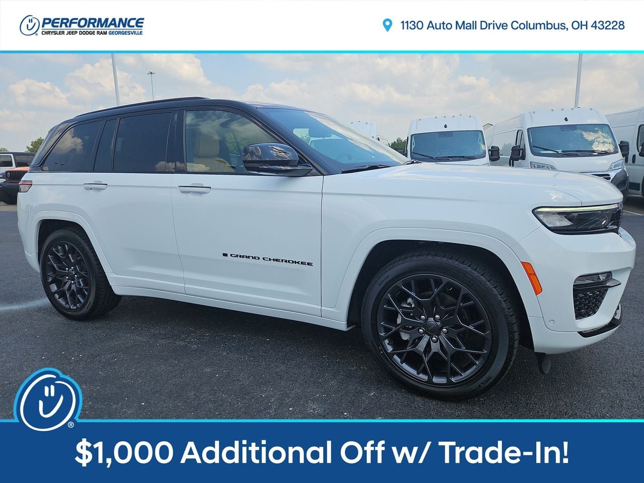 2025 Jeep Grand Cherokee GRAND CHEROKEE SUMMIT RESERVE 4X4 in Bright White Clear-Coat Exterior Paint — front three-quarter view
