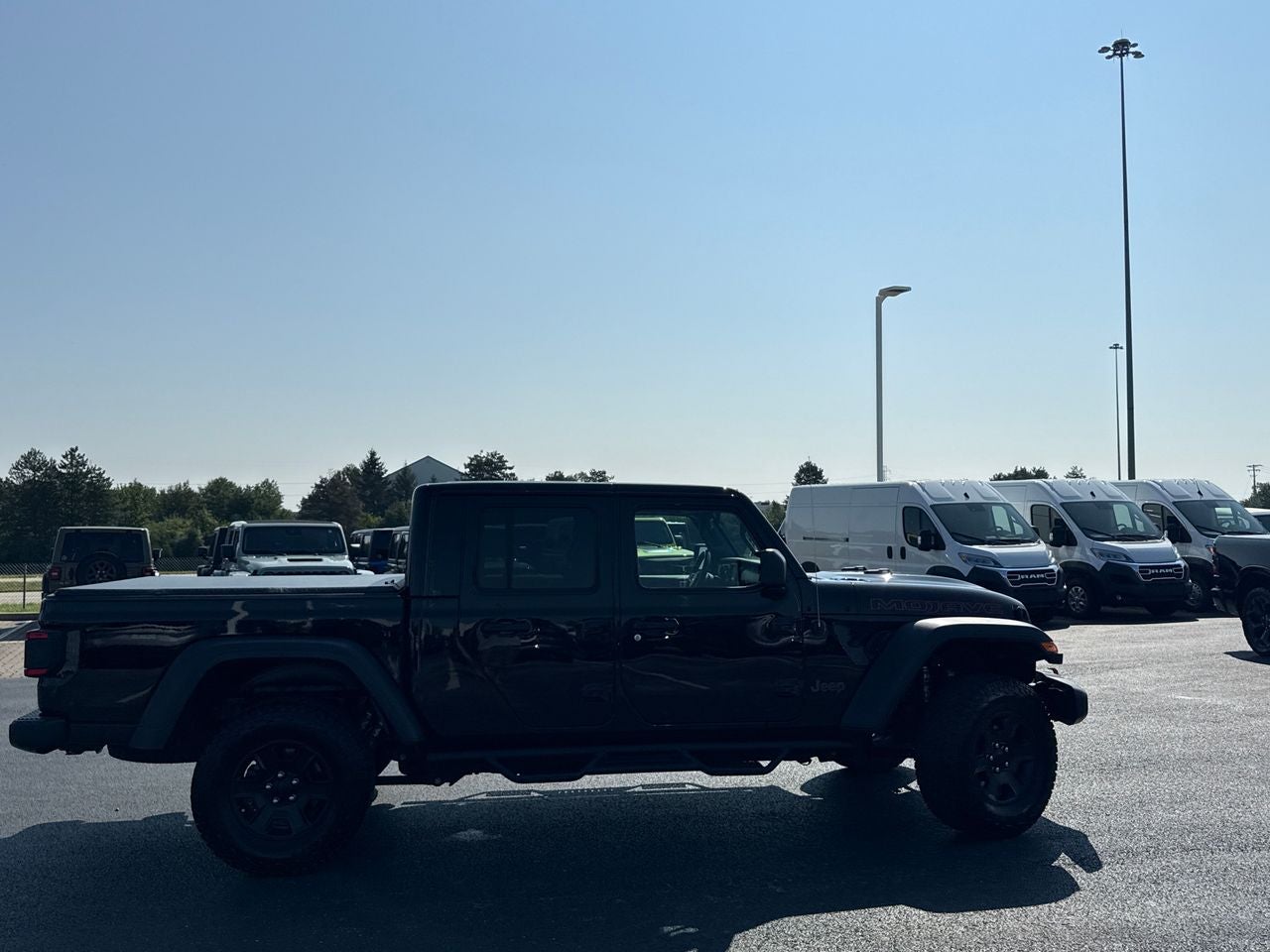2022 Jeep Gladiator — side profile view