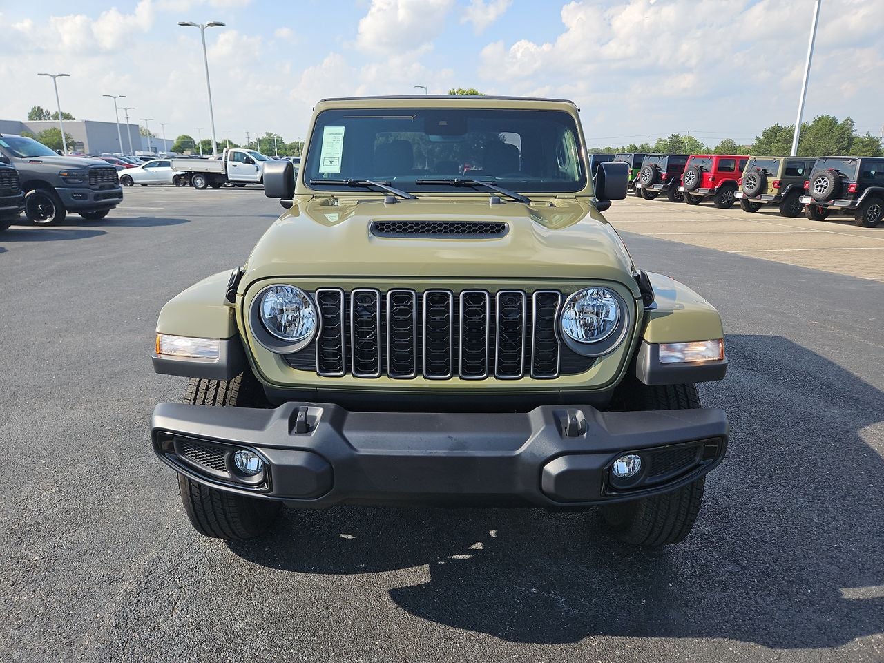2025 Jeep Gladiator — side profile view