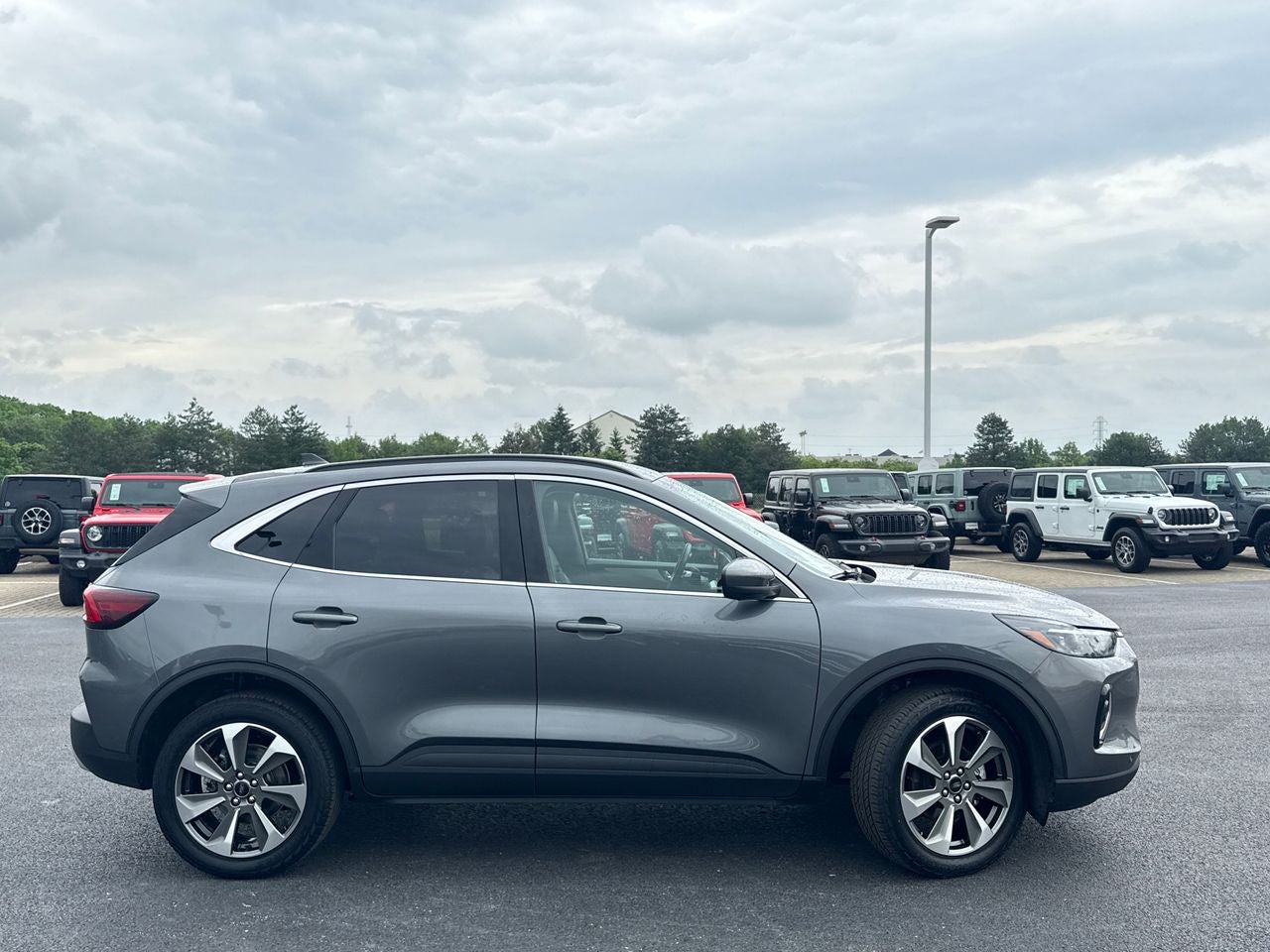 2023 Ford Escape — side profile view