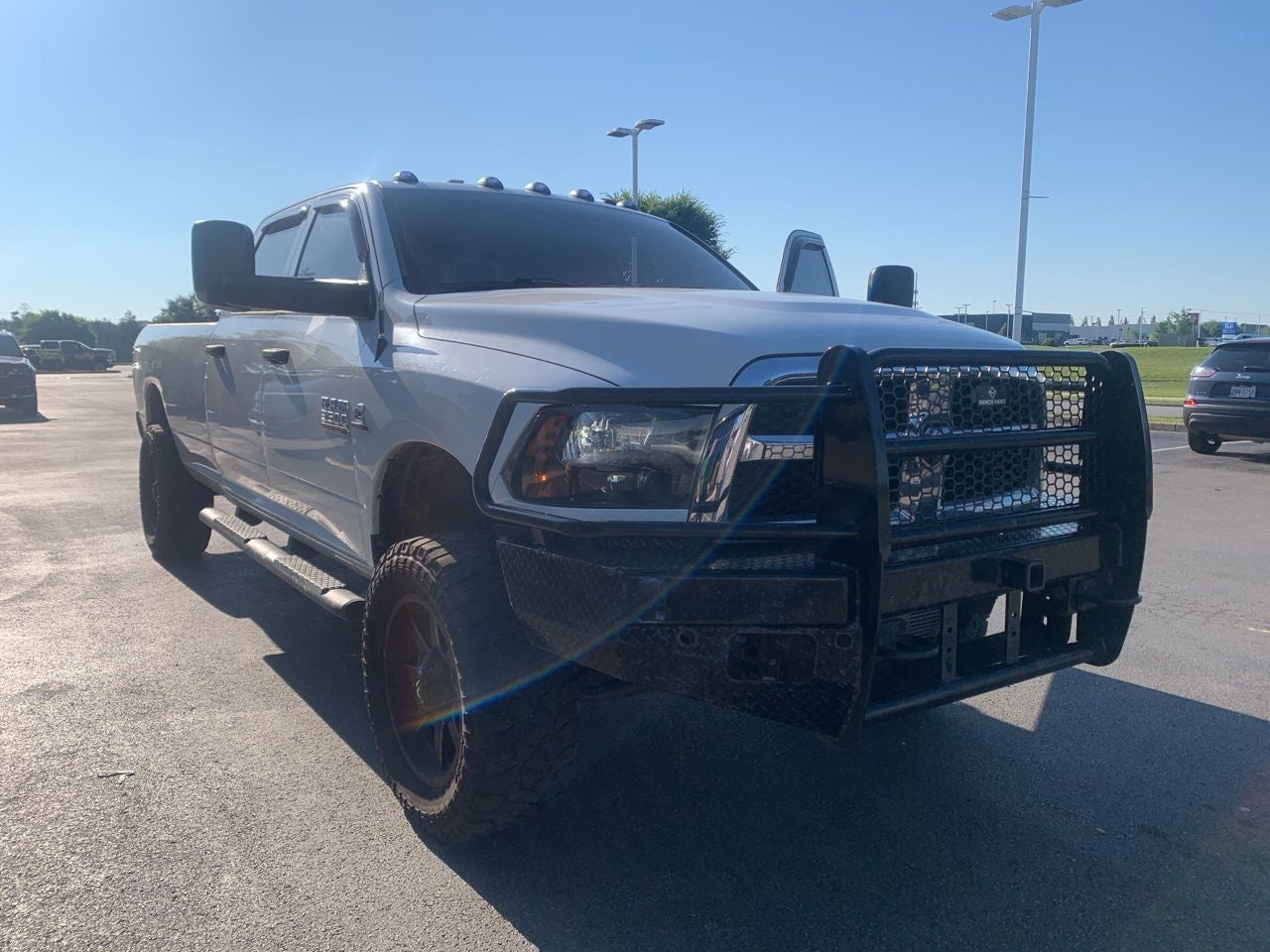 2016 RAM 3500 Tradesman in Bright White Clearcoat — front three-quarter view