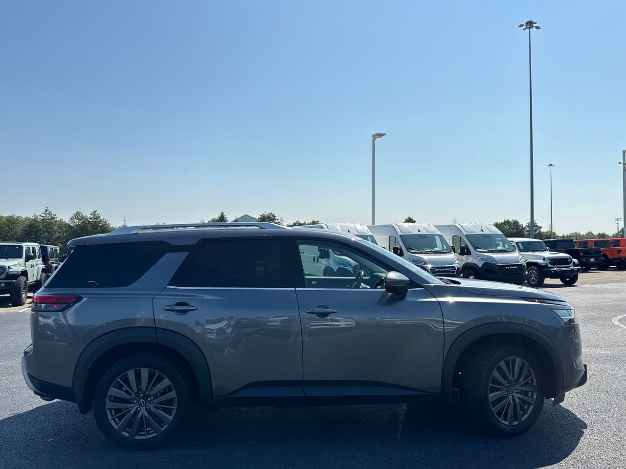 2022 Nissan Pathfinder — side profile view