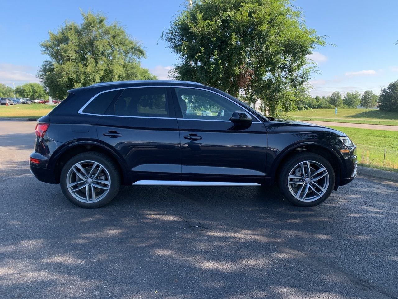 2018 Audi Q5 — side profile view