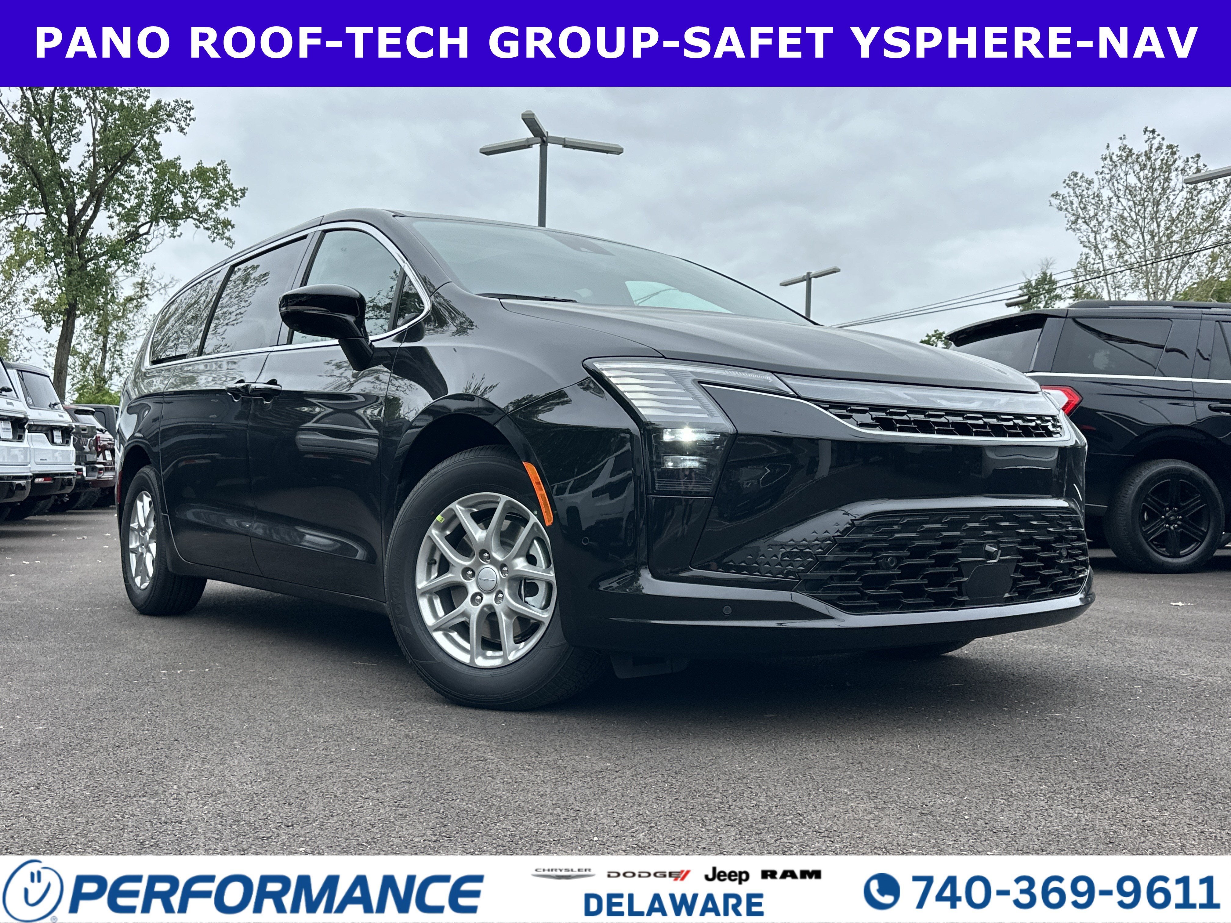 2027 Chrysler Pacifica Select in Diamond Black Crystal Pearlcoat — front three-quarter view