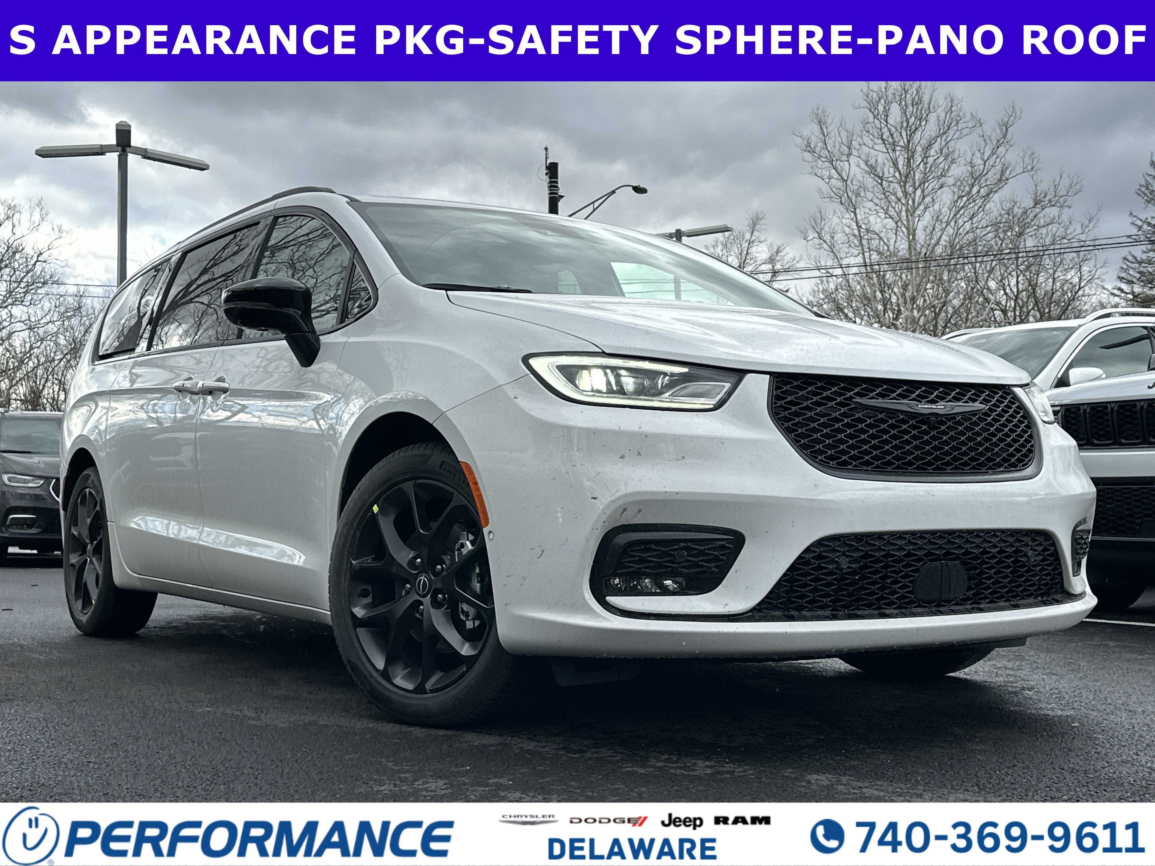 2026 Chrysler Pacifica Limited in Bright White Clearcoat — front three-quarter view