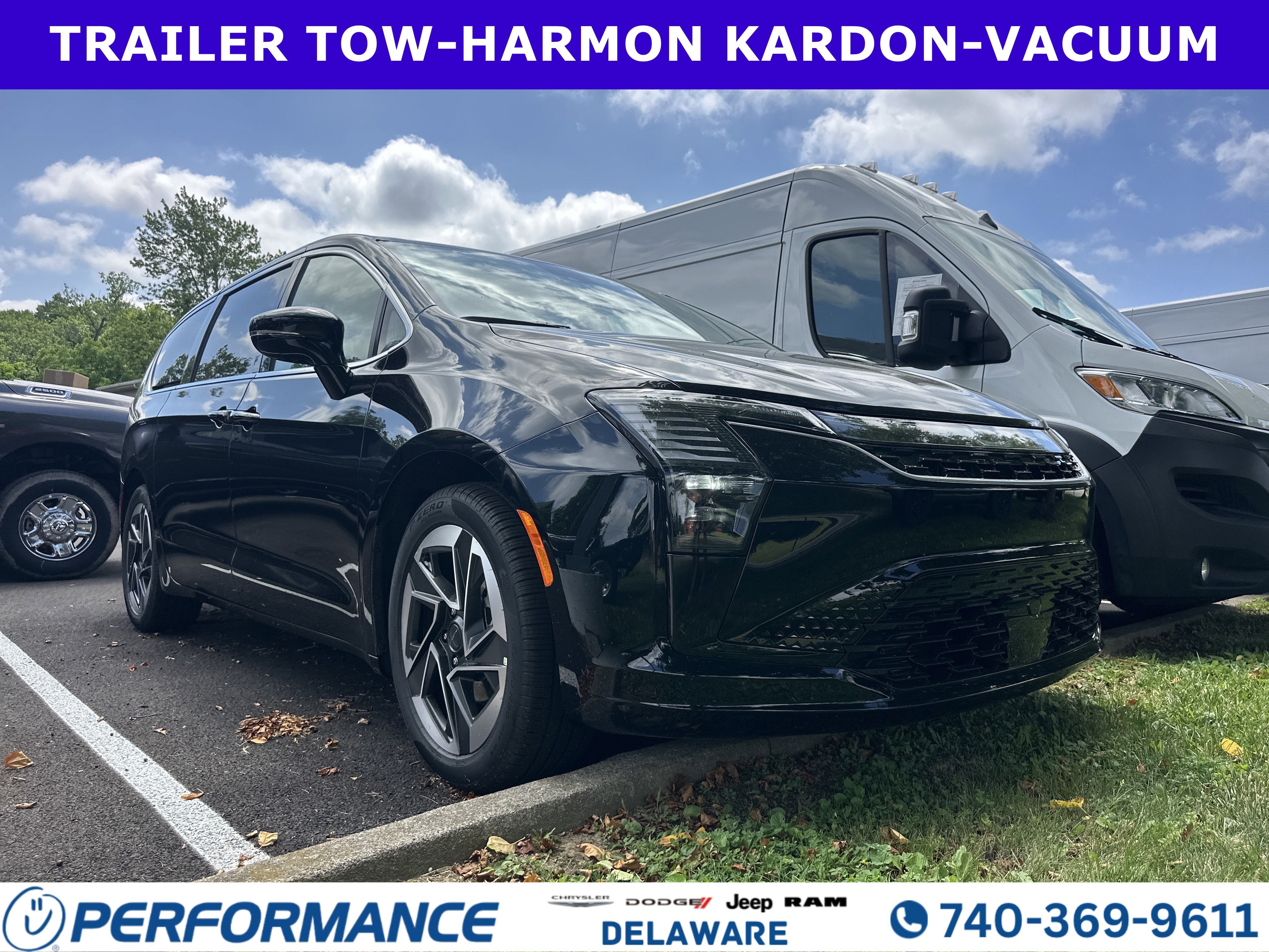 2027 Chrysler Pacifica Limited in Diamond Black Crystal Pearlcoat — front three-quarter view
