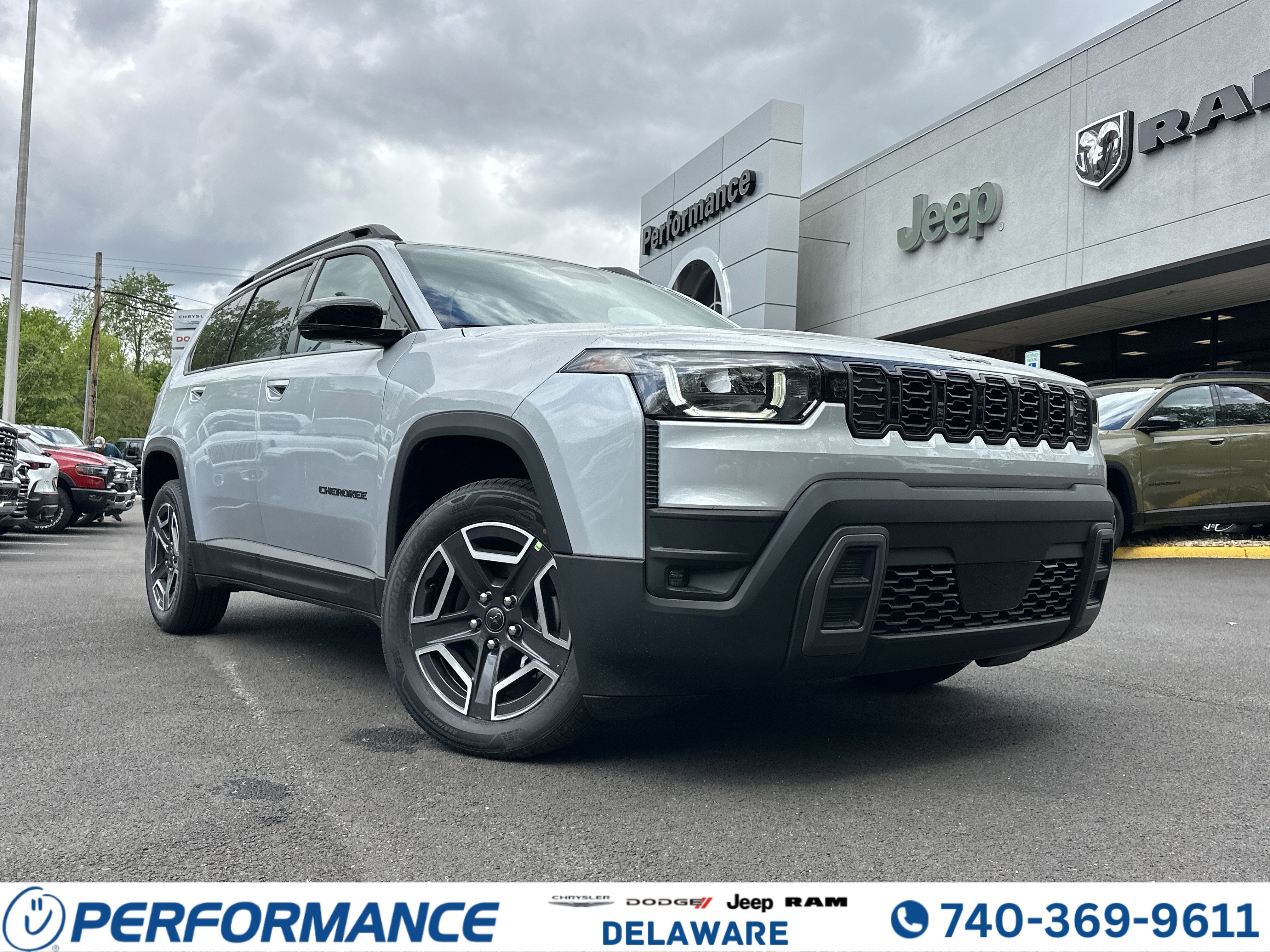 2026 Jeep Cherokee Limited in Silver Zynith Clearcoat — front three-quarter view