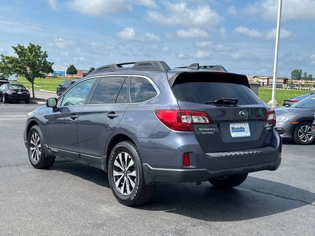 2017 Subaru Outback — detail view