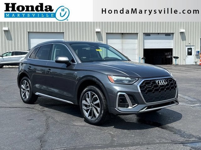 2023 Audi Q5 45 S line Premium in Daytona Gray Pearl Effect — front three-quarter view