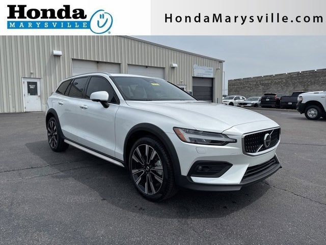 2025 Volvo V60 Cross Country B5 Ultra in Crystal White Pearl — front three-quarter view