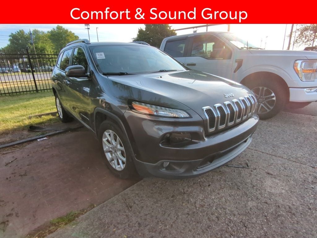 2017 Jeep Cherokee — rear three-quarter view