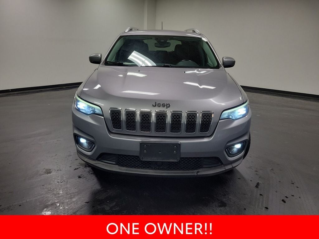 2021 Jeep Cherokee — rear three-quarter view