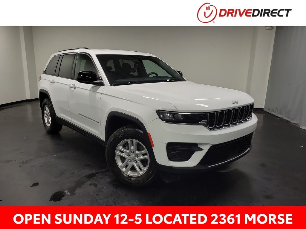 2024 Jeep Grand Cherokee Laredo in Bright White Clearcoat — front three-quarter view