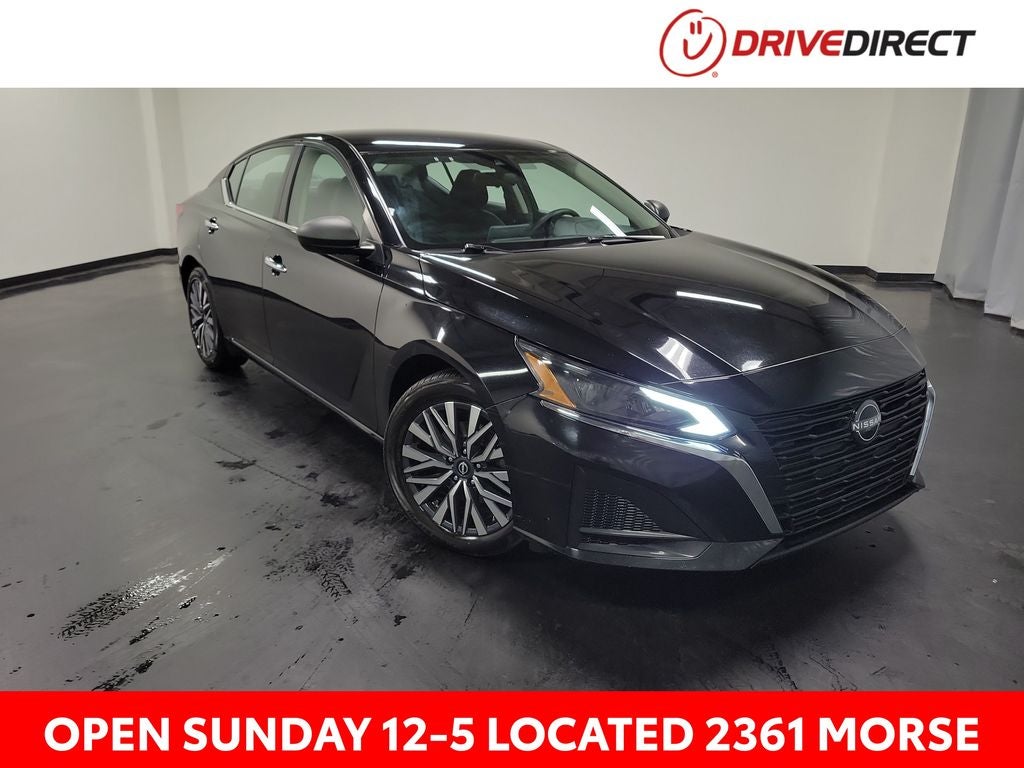 2024 Nissan Altima 2.5 SV in Super Black Clearcoat — front three-quarter view