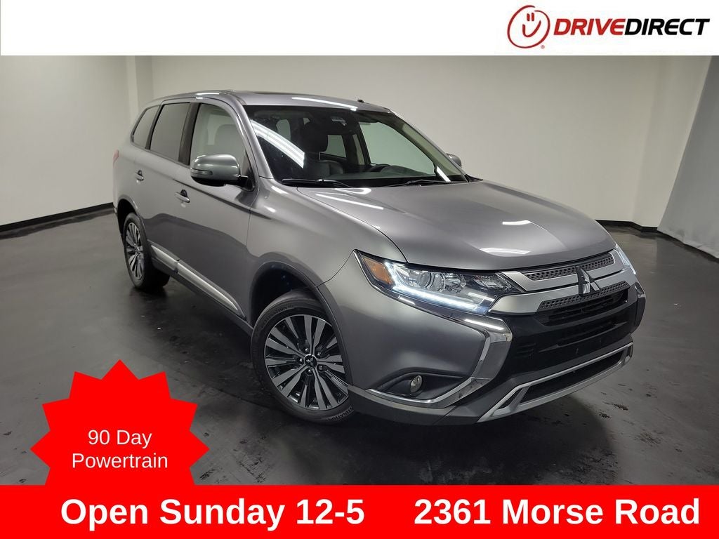 2020 Mitsubishi Outlander ES in Mercury Gray Metallic — front three-quarter view