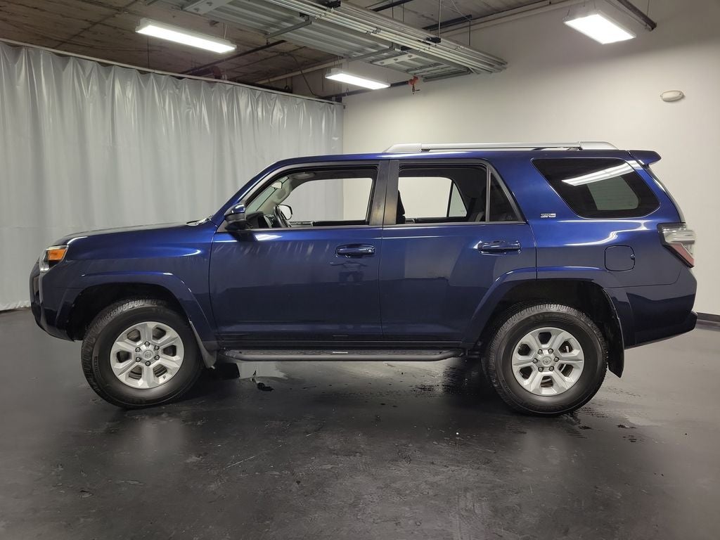 2017 Toyota 4Runner — detail view