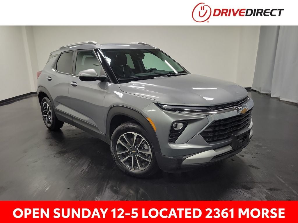 2025 Chevrolet TrailBlazer LT in Sterling Gray Metallic — front three-quarter view