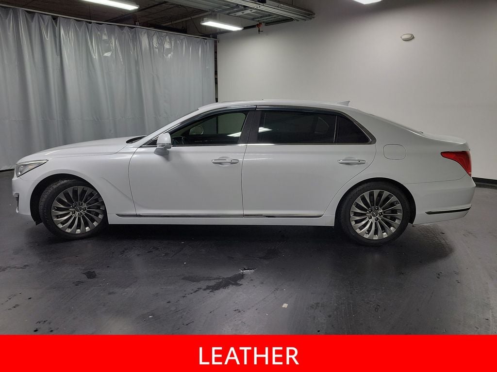 2017 Genesis G90 — detail view